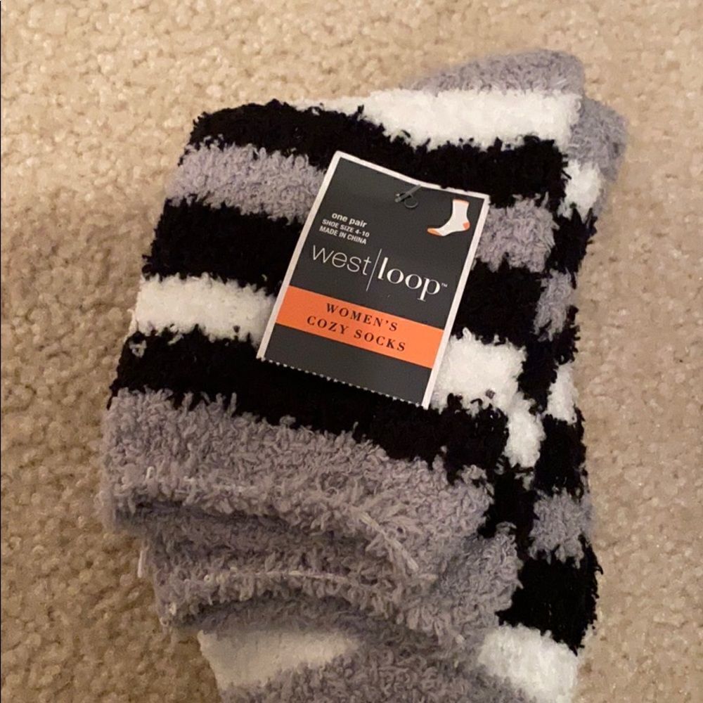 2 pairs of Women’s Cozy socks - Picture 2 of 3